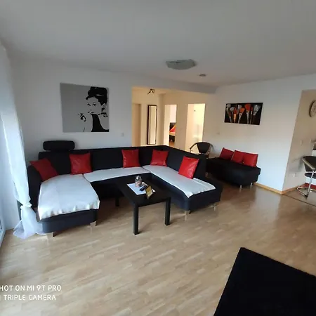 Nauerz Apartment *