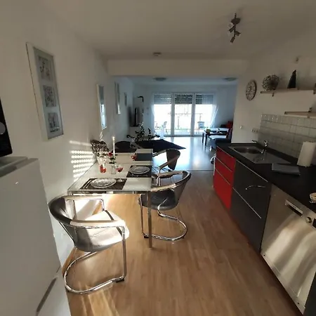 Nauerz Apartment Wesseling